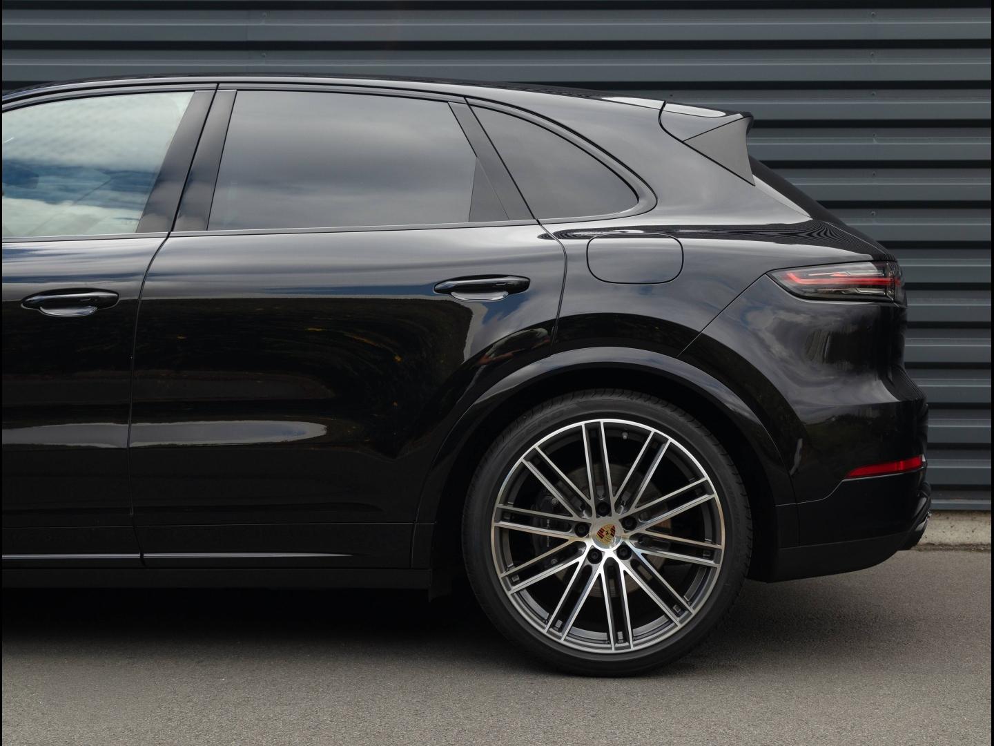 Voitures occasions PORSCHE CAYENNE E-Hybrid Villeneuve-d'Ascq