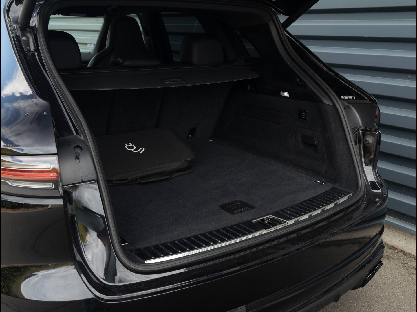 Voitures occasions PORSCHE CAYENNE E-Hybrid Villeneuve-d'Ascq