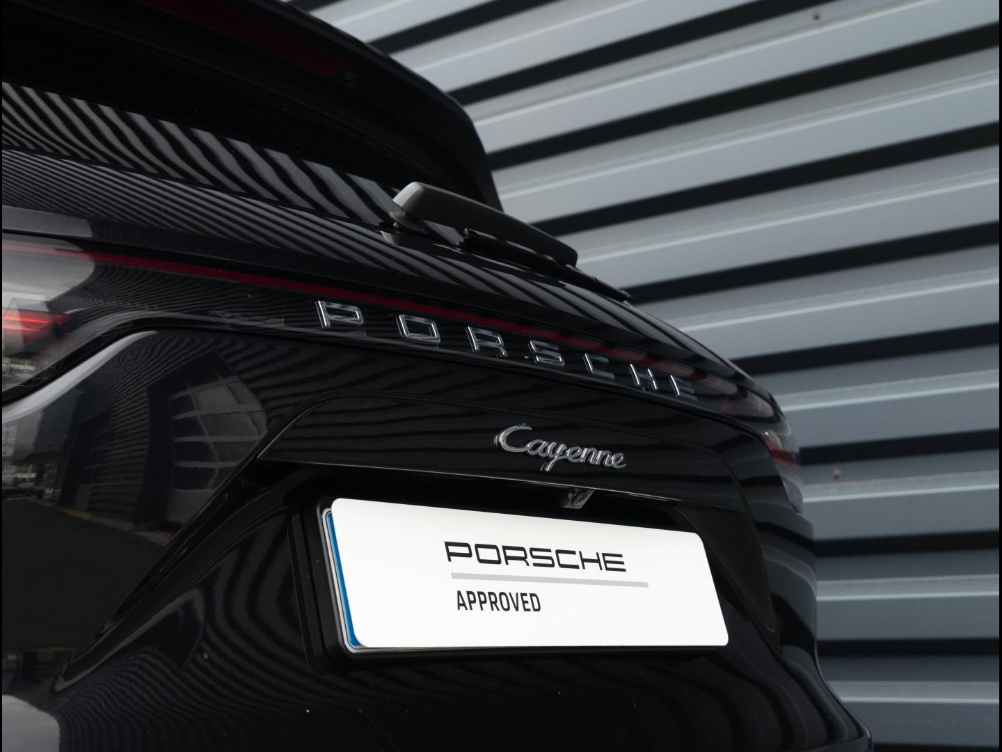 Voitures occasions PORSCHE CAYENNE E-Hybrid Villeneuve-d'Ascq