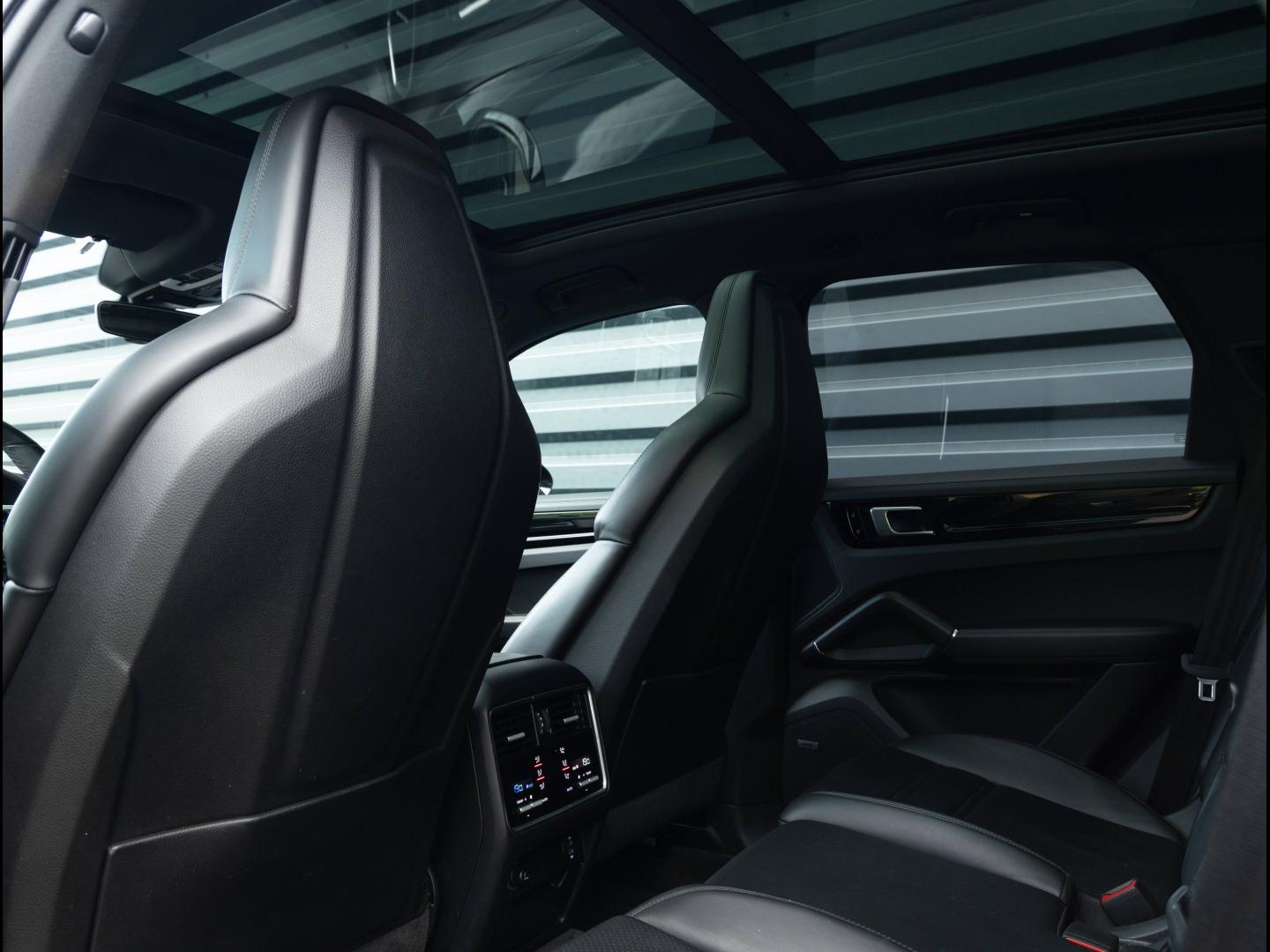 Voitures occasions PORSCHE CAYENNE E-Hybrid Villeneuve-d'Ascq