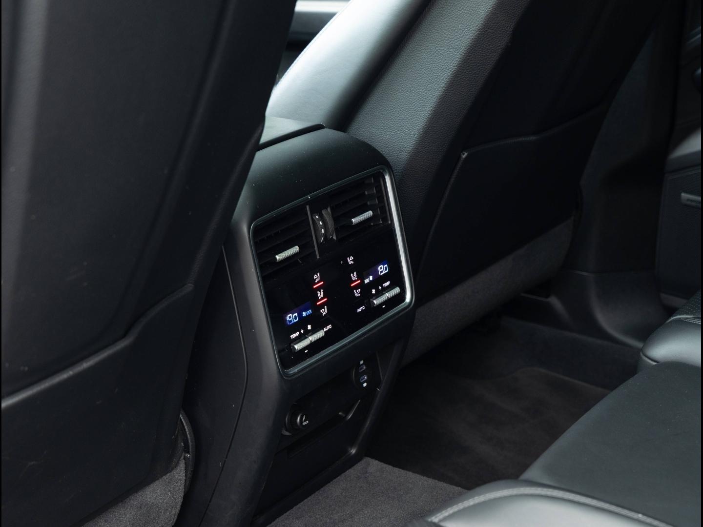 Voitures occasions PORSCHE CAYENNE E-Hybrid Villeneuve-d'Ascq