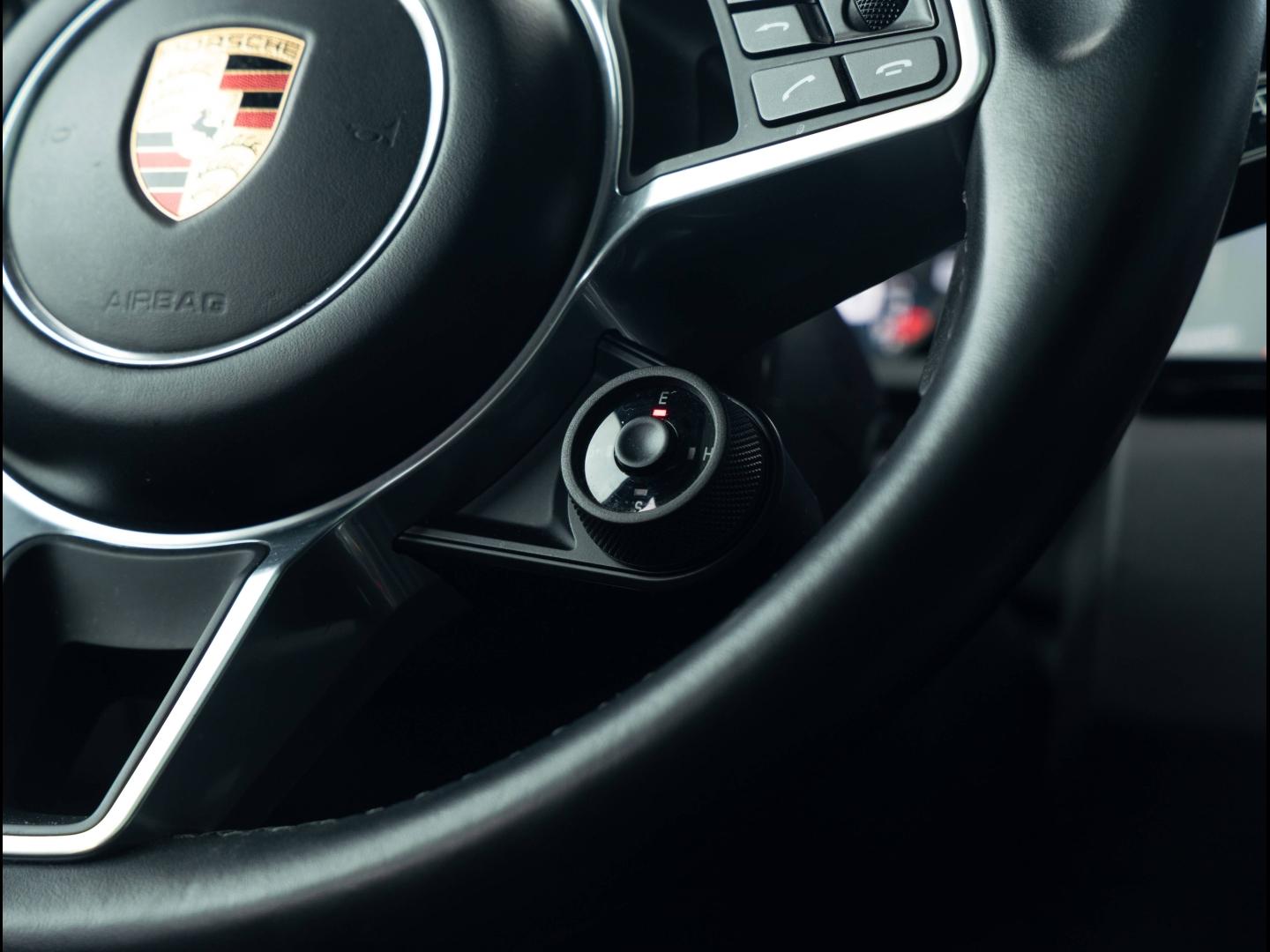 Voitures occasions PORSCHE CAYENNE E-Hybrid Villeneuve-d'Ascq
