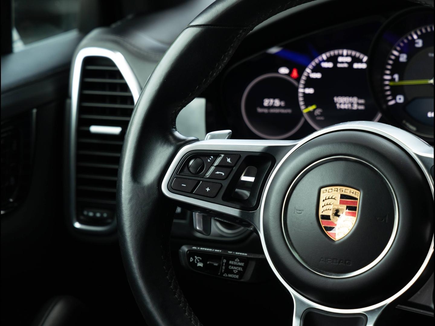 Voitures occasions PORSCHE CAYENNE E-Hybrid Villeneuve-d'Ascq