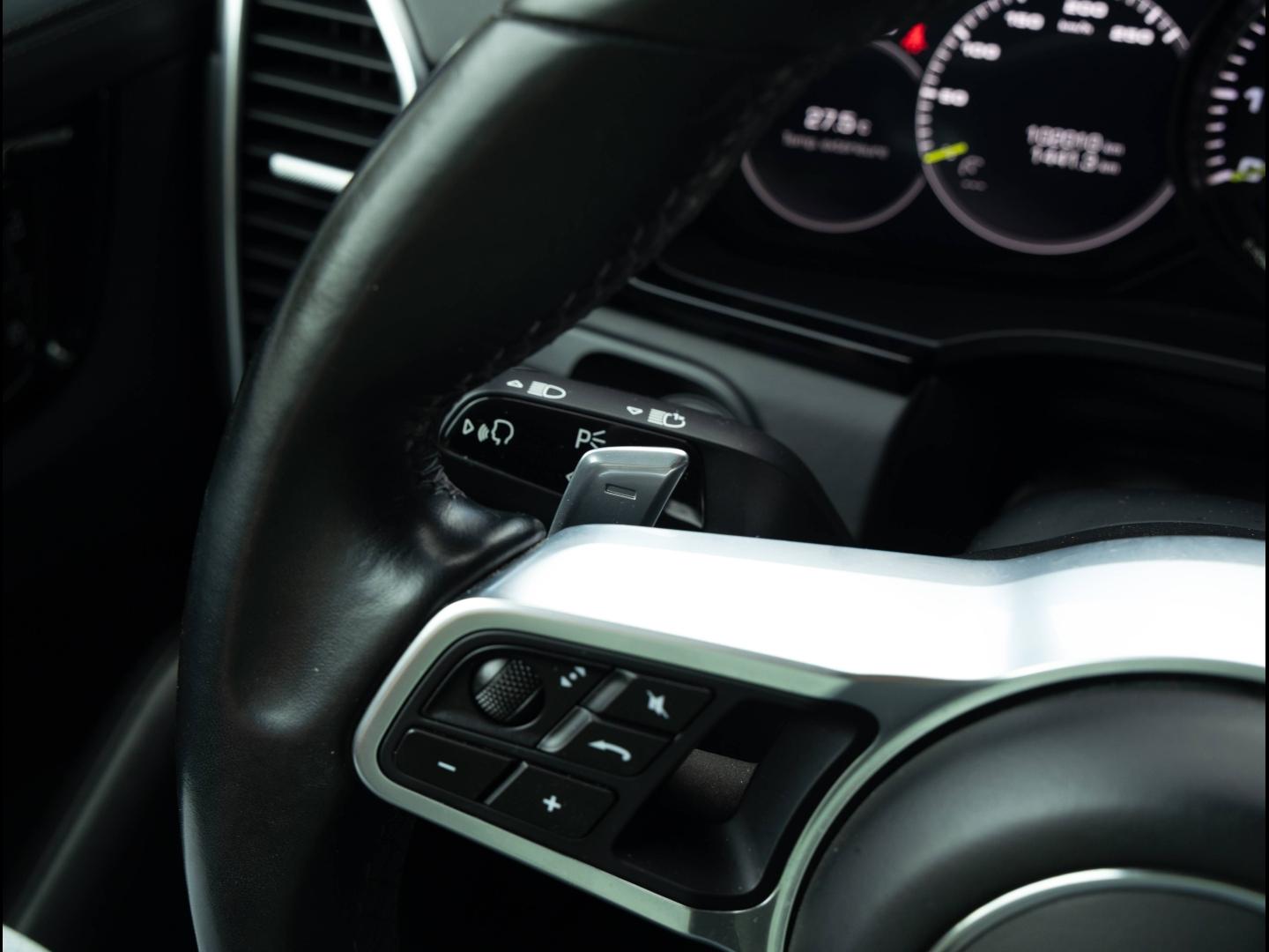 Voitures occasions PORSCHE CAYENNE E-Hybrid Villeneuve-d'Ascq