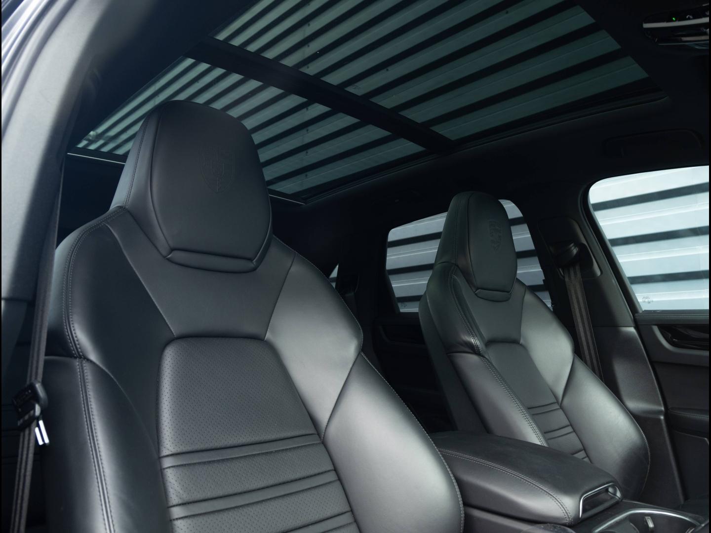 Voitures occasions PORSCHE CAYENNE E-Hybrid Villeneuve-d'Ascq