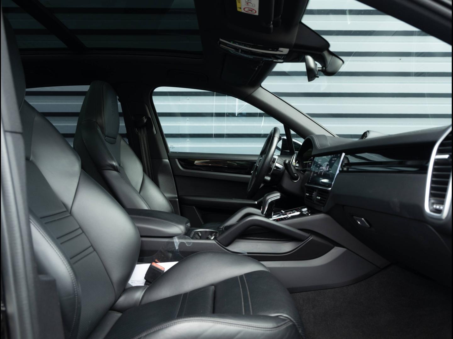 Voitures occasions PORSCHE CAYENNE E-Hybrid Villeneuve-d'Ascq
