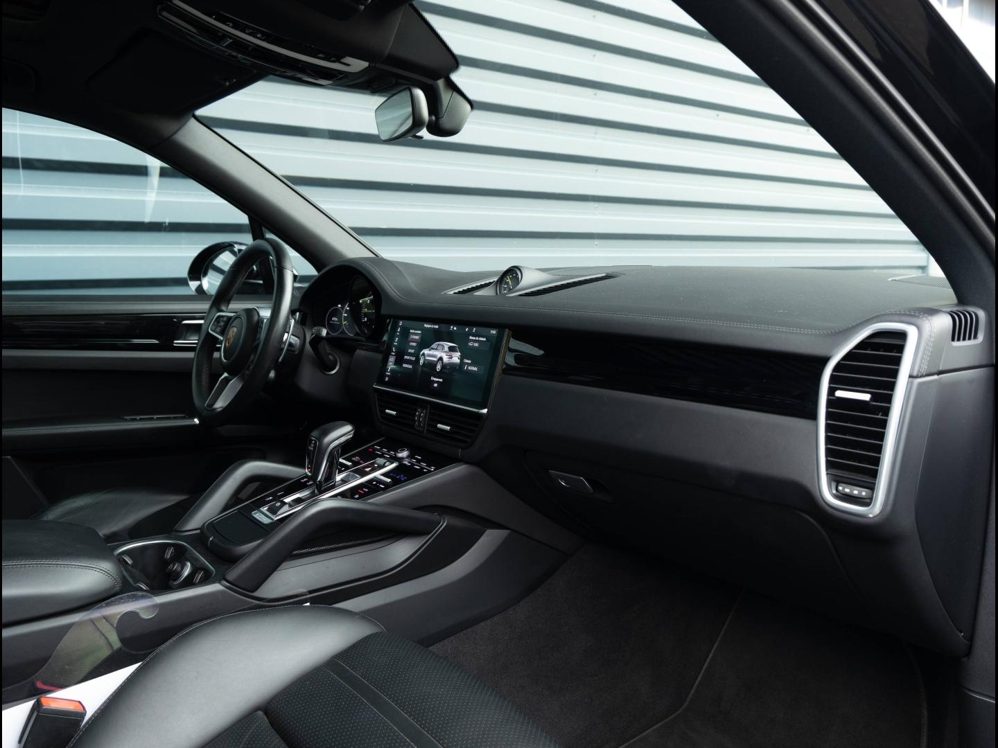 Voitures occasions PORSCHE CAYENNE E-Hybrid Villeneuve-d'Ascq