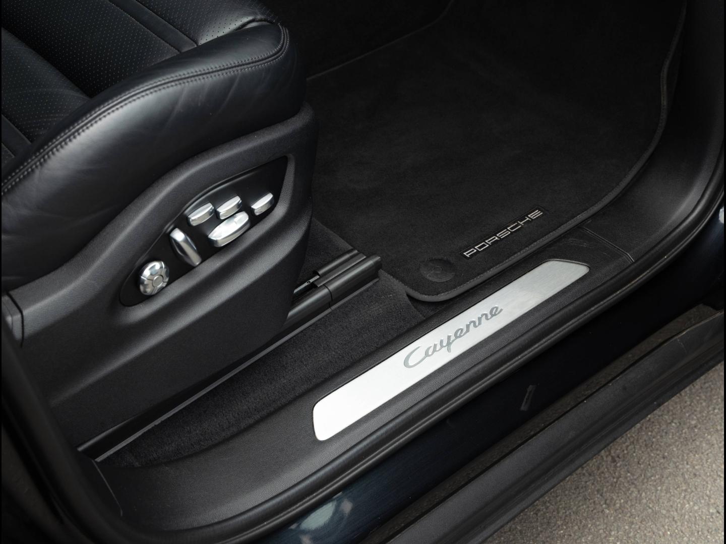 Voitures occasions PORSCHE CAYENNE E-Hybrid Villeneuve-d'Ascq