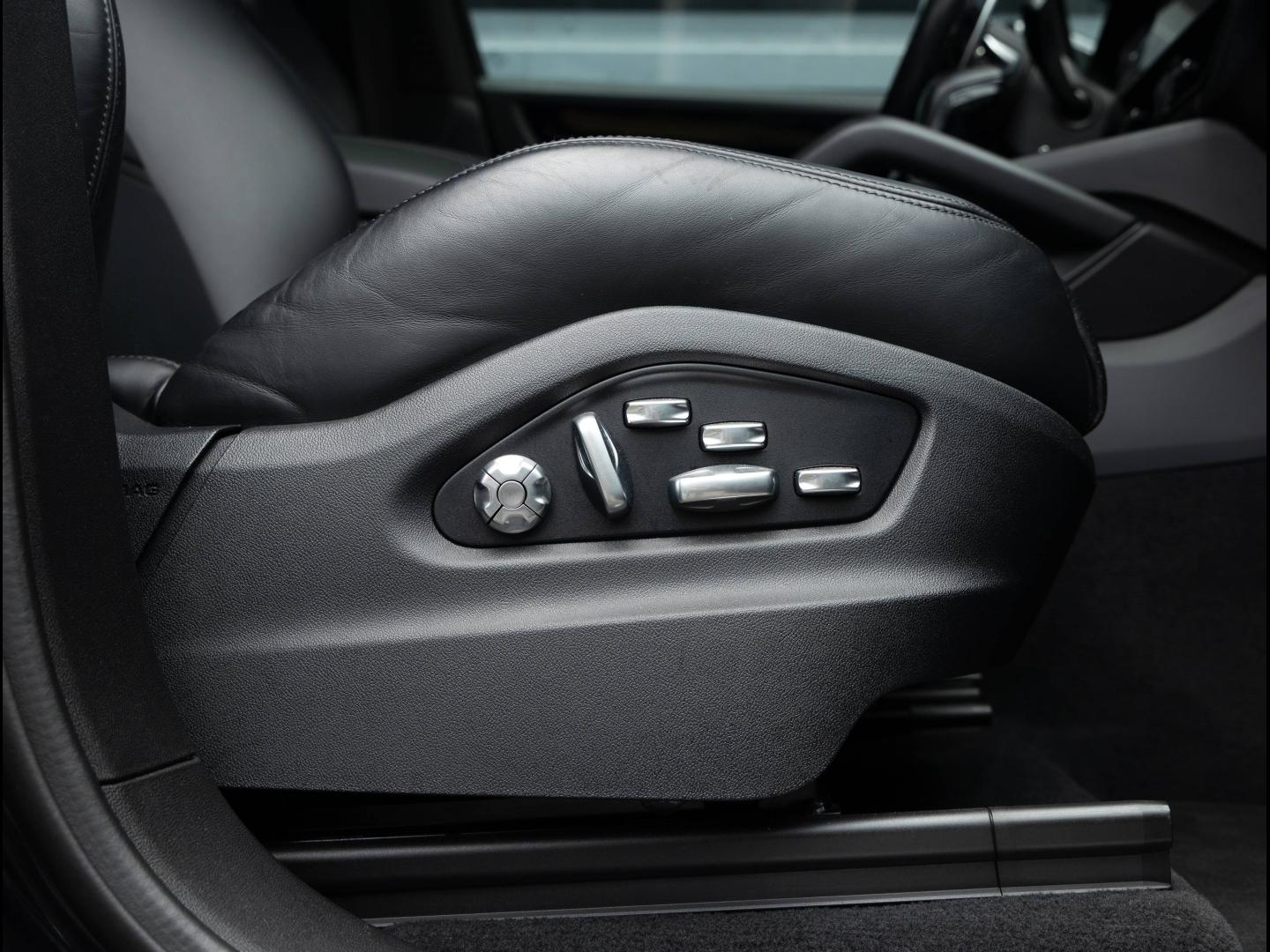 Voitures occasions PORSCHE CAYENNE E-Hybrid Villeneuve-d'Ascq