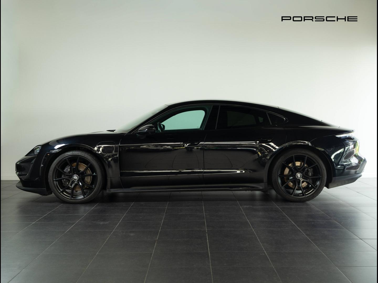 Voitures occasions PORSCHE Taycan Base Villeneuve-d'Ascq