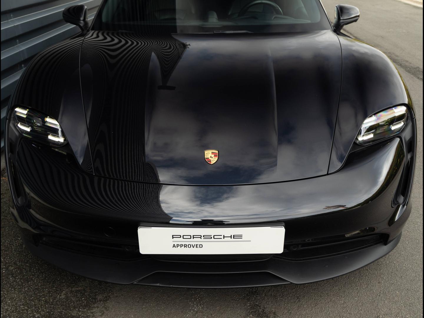 Voitures occasions PORSCHE Taycan Base Villeneuve-d'Ascq