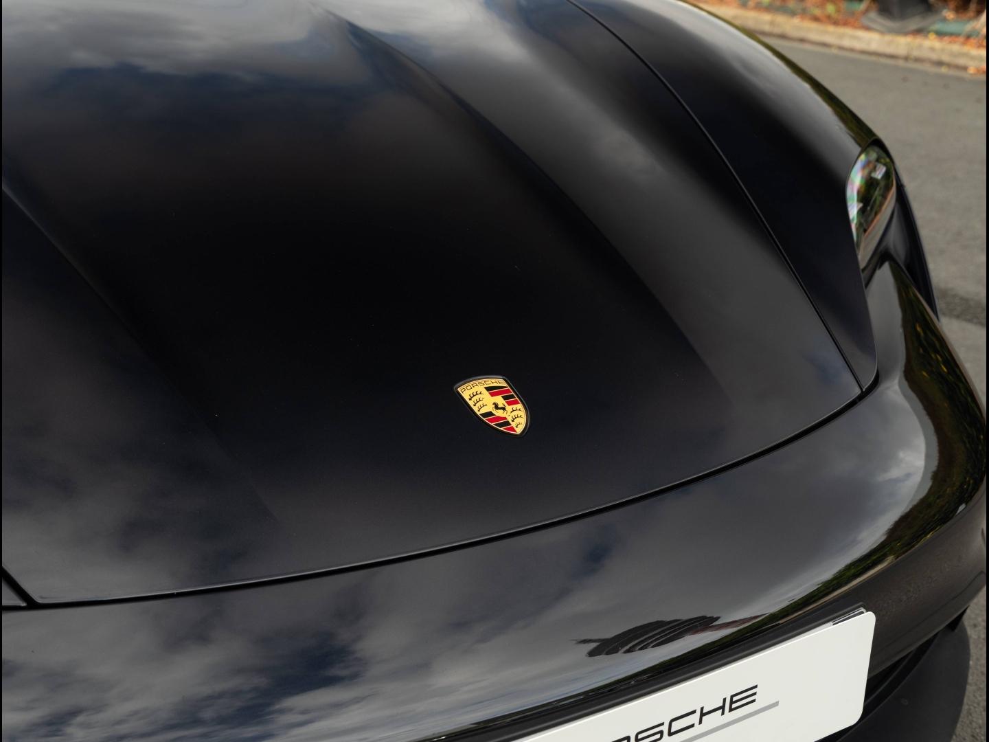 Voitures occasions PORSCHE Taycan Base Villeneuve-d'Ascq