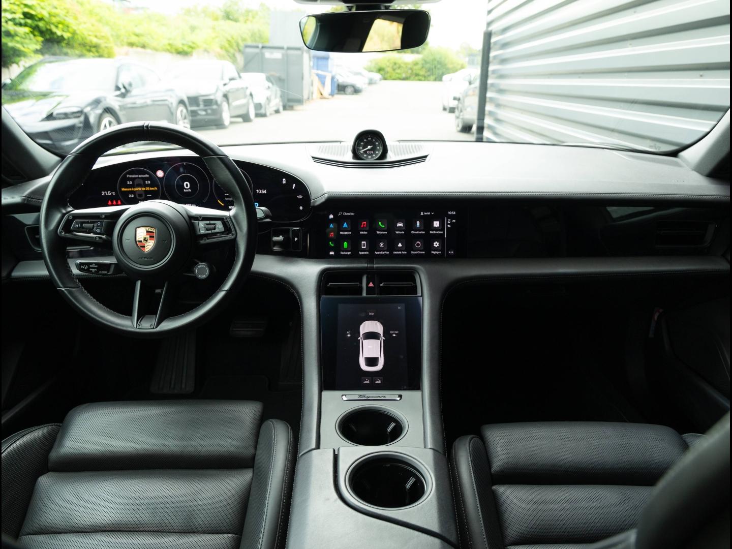 Voitures occasions PORSCHE Taycan Base Villeneuve-d'Ascq