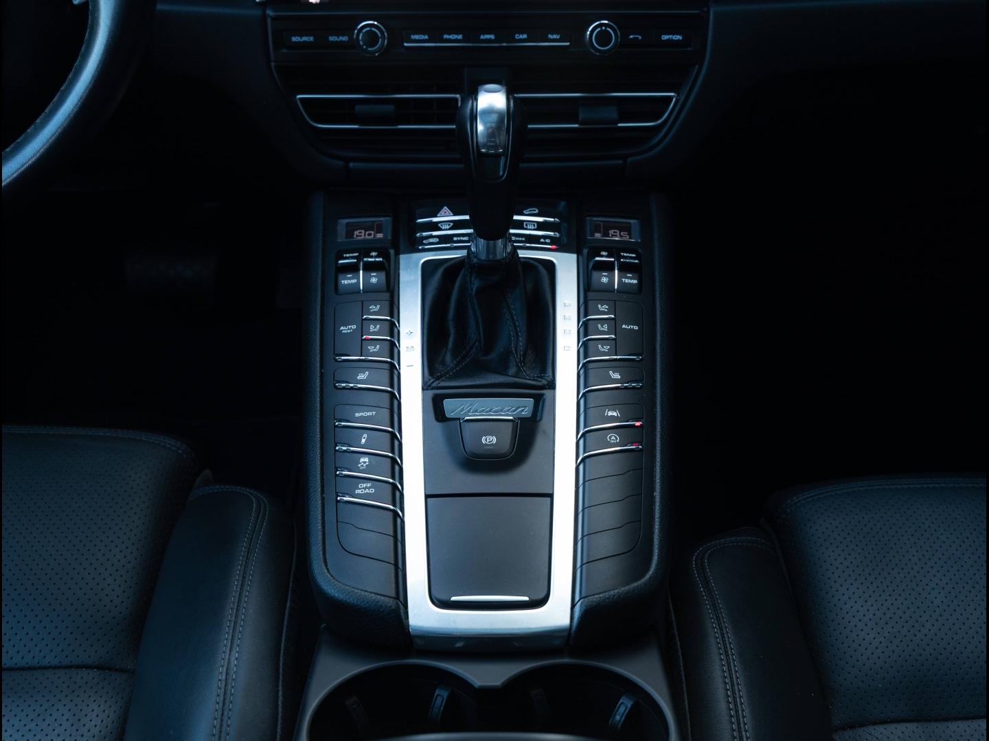 Voitures occasions PORSCHE MACAN Base Villeneuve-d'Ascq