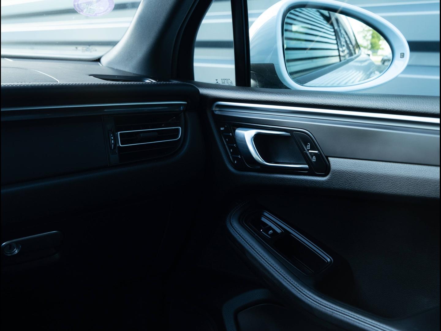 Voitures occasions PORSCHE MACAN Base Villeneuve-d'Ascq