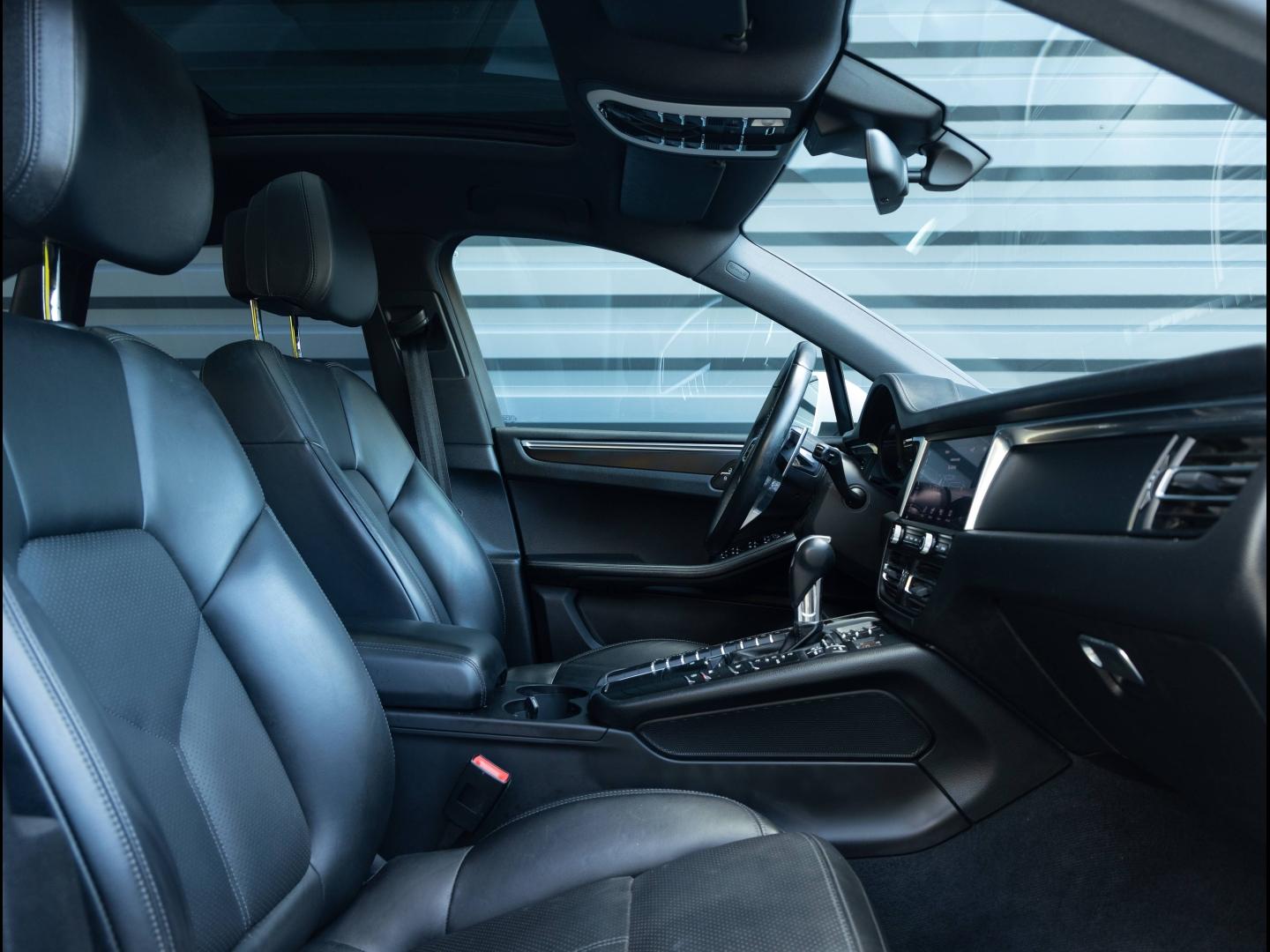 Voitures occasions PORSCHE MACAN Base Villeneuve-d'Ascq