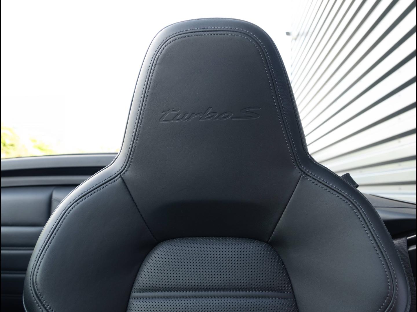 Voitures occasions PORSCHE 911 Cabriolet Turbo S Villeneuve-d'Ascq