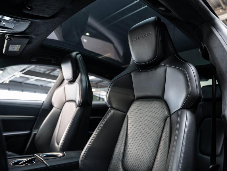 Voitures occasions PORSCHE Taycan Turbo Champagne-au-Mont-d'Or