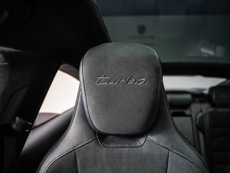 Voitures occasions PORSCHE Taycan Turbo Champagne-au-Mont-d'Or