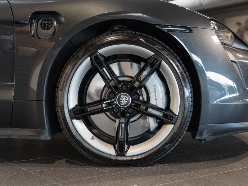 Voitures occasions PORSCHE Taycan Base Champagne-au-Mont-d'Or