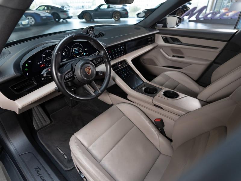 Voitures occasions PORSCHE Taycan Base Champagne-au-Mont-d'Or