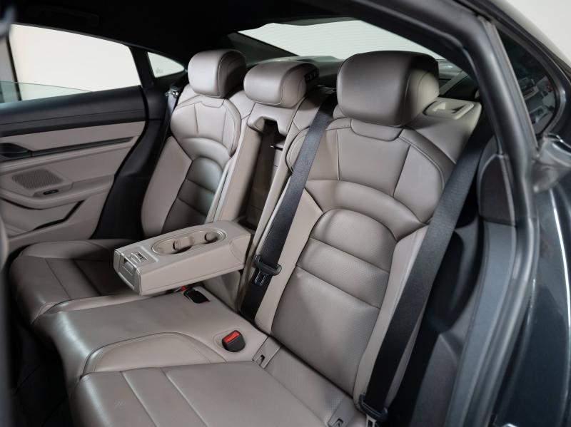 Voitures occasions PORSCHE Taycan Base Champagne-au-Mont-d'Or