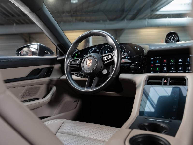 Voitures occasions PORSCHE Taycan Base Champagne-au-Mont-d'Or