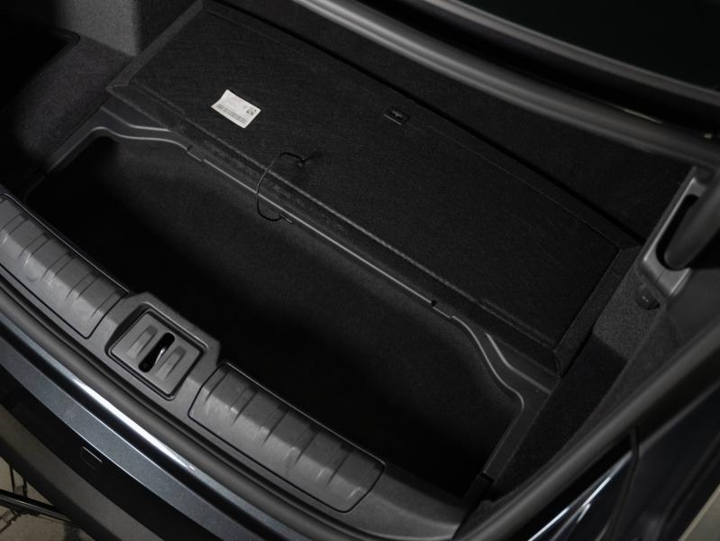 Voitures occasions PORSCHE Taycan Base Champagne-au-Mont-d'Or