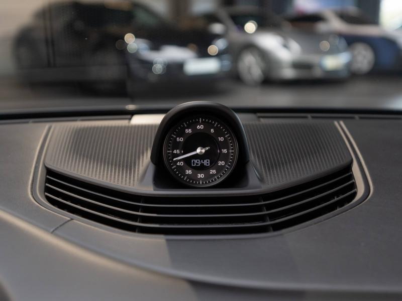 Voitures occasions PORSCHE Taycan Base Champagne-au-Mont-d'Or