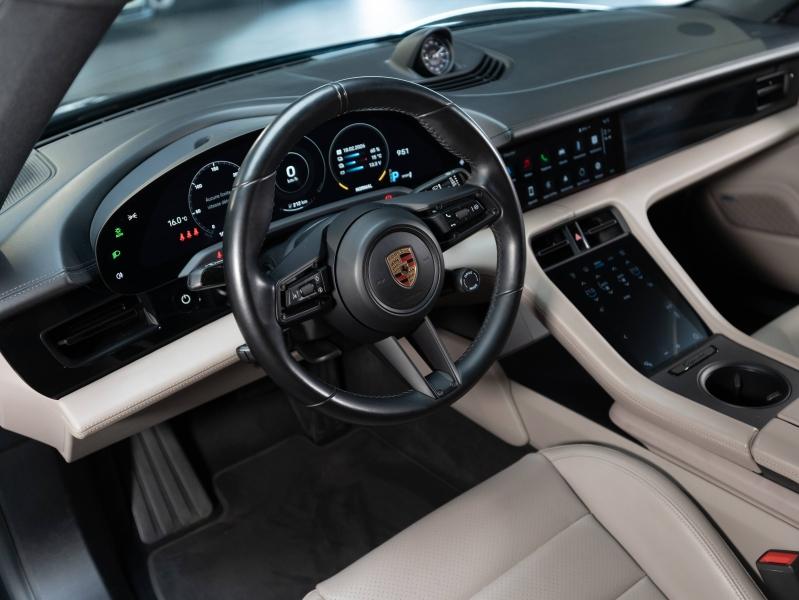 Voitures occasions PORSCHE Taycan Base Champagne-au-Mont-d'Or