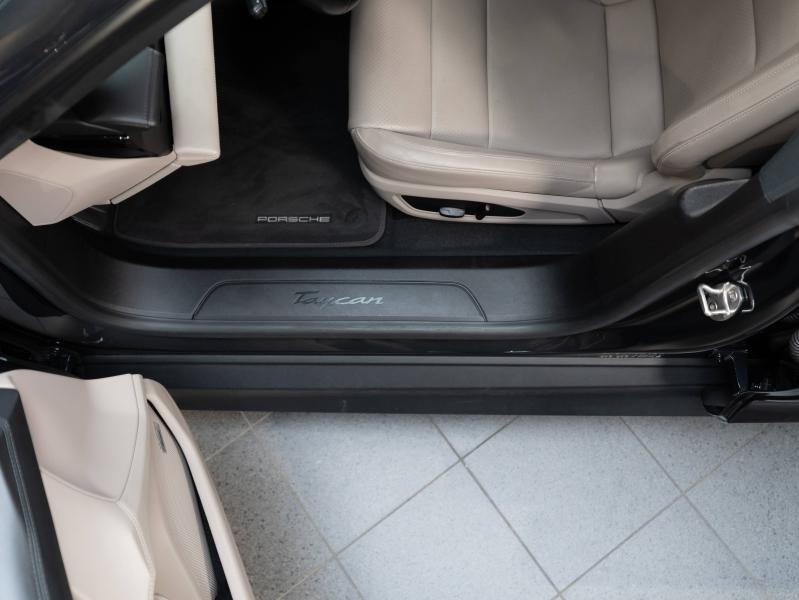 Voitures occasions PORSCHE Taycan Base Champagne-au-Mont-d'Or