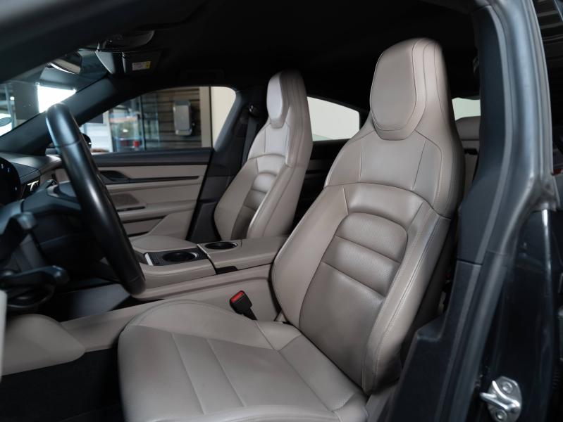 Voitures occasions PORSCHE Taycan Base Champagne-au-Mont-d'Or