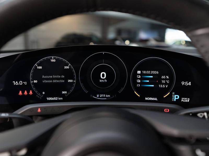 Voitures occasions PORSCHE Taycan Base Champagne-au-Mont-d'Or