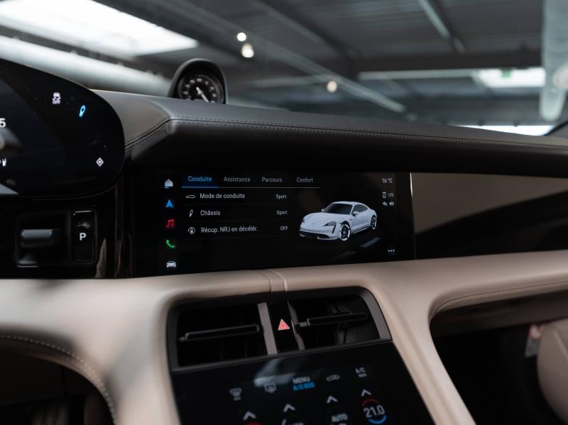 Voitures occasions PORSCHE Taycan Base Champagne-au-Mont-d'Or