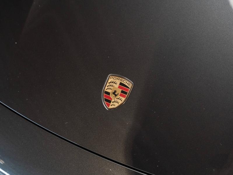 Voitures occasions PORSCHE Taycan Base Champagne-au-Mont-d'Or