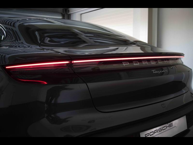 Voitures occasions PORSCHE Taycan Base Champagne-au-Mont-d'Or