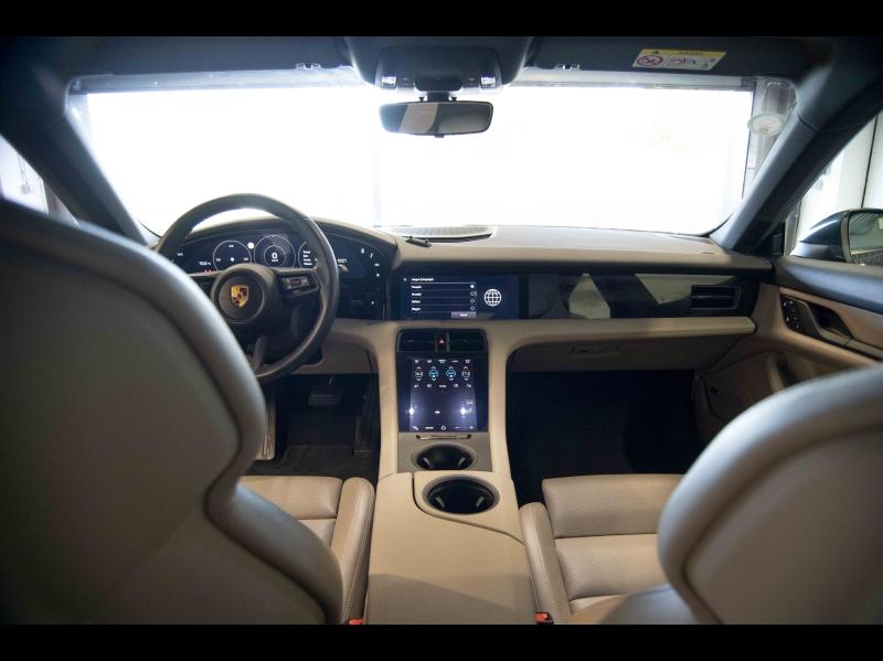 Voitures occasions PORSCHE Taycan Base Champagne-au-Mont-d'Or