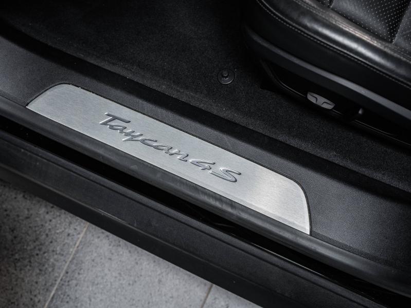 Voitures occasions PORSCHE Taycan 4S Champagne-au-Mont-d'Or