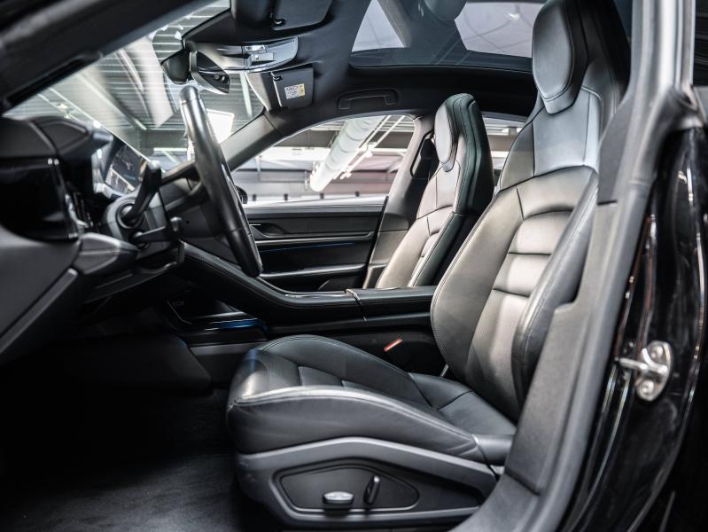 Voitures occasions PORSCHE Taycan 4S Champagne-au-Mont-d'Or