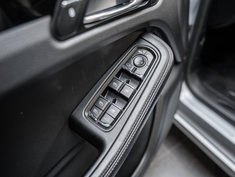 Voitures occasions PORSCHE MACAN Base Champagne-au-Mont-d'Or