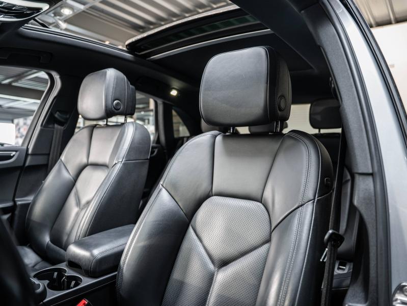 Voitures occasions PORSCHE MACAN Base Champagne-au-Mont-d'Or