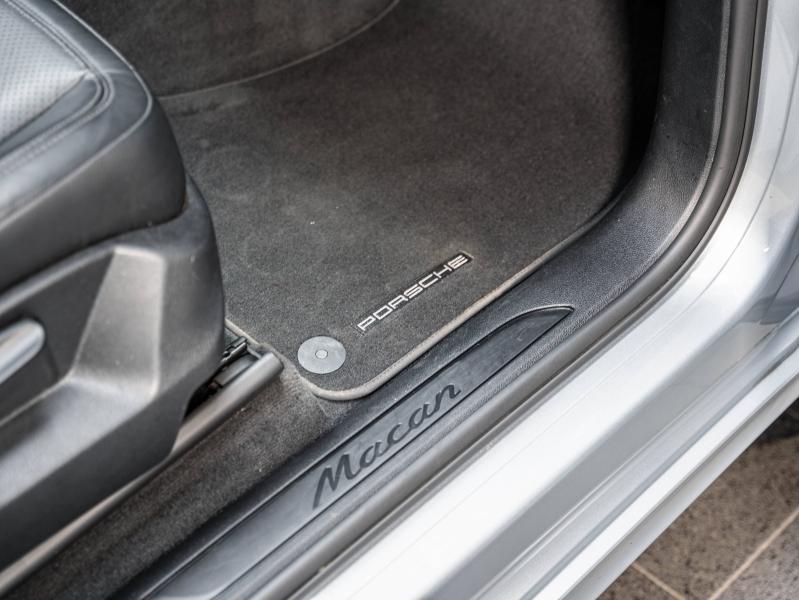 Voitures occasions PORSCHE MACAN Base Champagne-au-Mont-d'Or