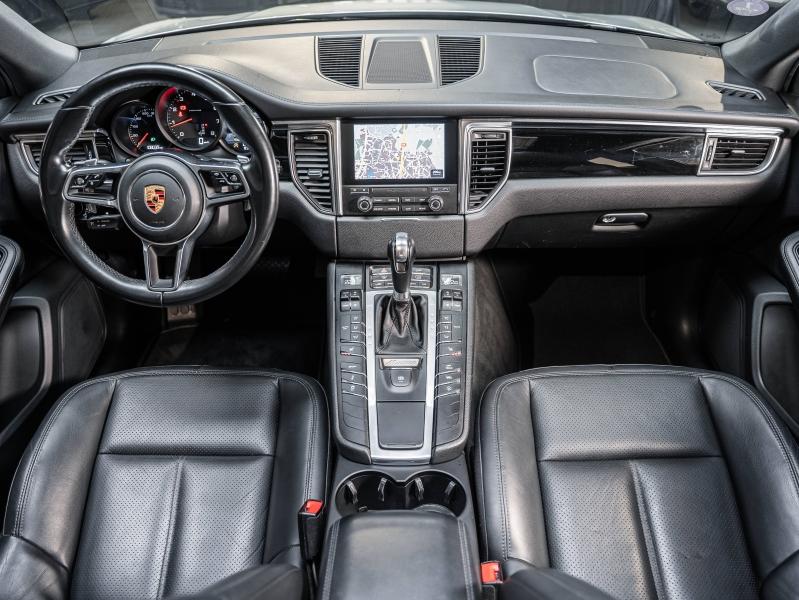 Voitures occasions PORSCHE MACAN Base Champagne-au-Mont-d'Or