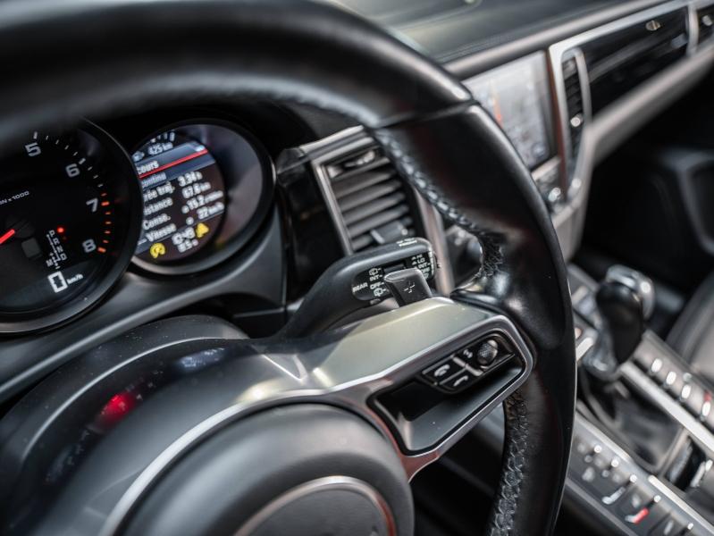 Voitures occasions PORSCHE MACAN Base Champagne-au-Mont-d'Or