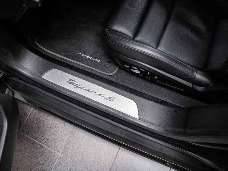 Voitures occasions PORSCHE Taycan 4S Champagne-au-Mont-d'Or
