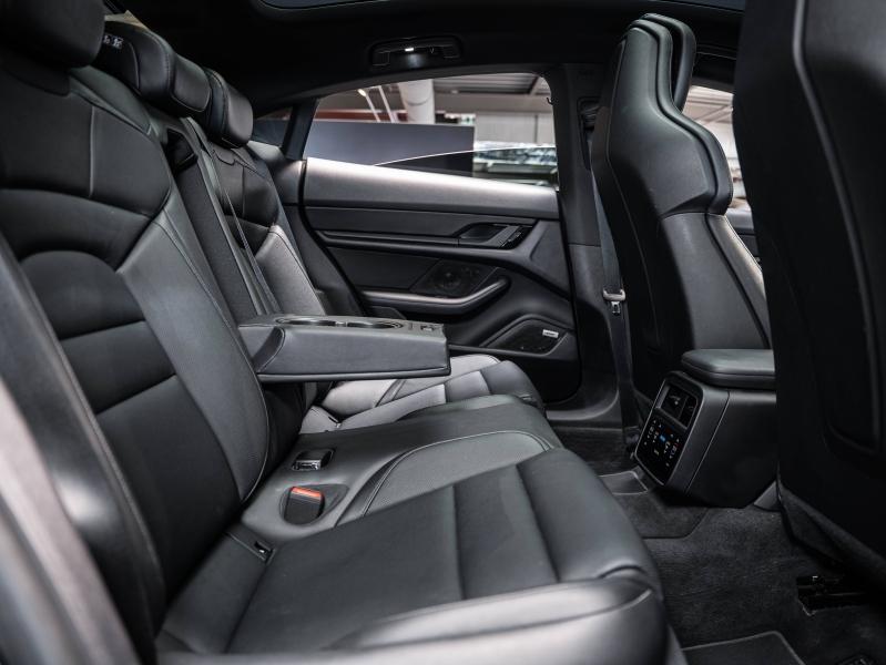 Voitures occasions PORSCHE Taycan 4S Champagne-au-Mont-d'Or