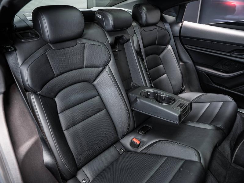 Voitures occasions PORSCHE Taycan 4S Champagne-au-Mont-d'Or