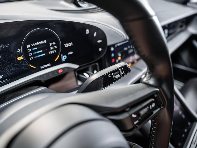 Voitures occasions PORSCHE Taycan 4S Champagne-au-Mont-d'Or