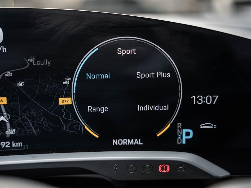 Voitures occasions PORSCHE Taycan 4S Champagne-au-Mont-d'Or