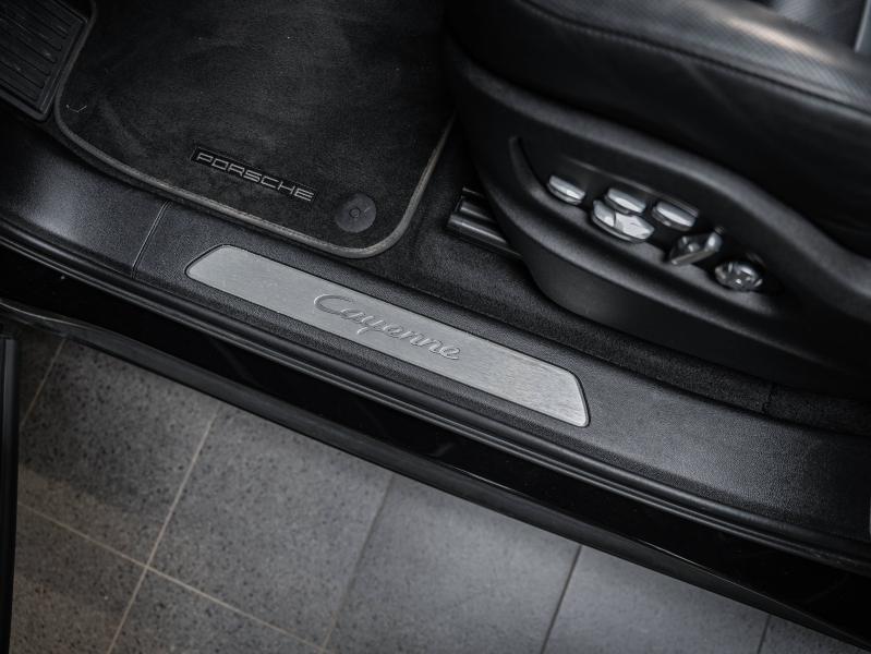 Voitures occasions PORSCHE CAYENNE E-Hybrid Champagne-au-Mont-d'Or